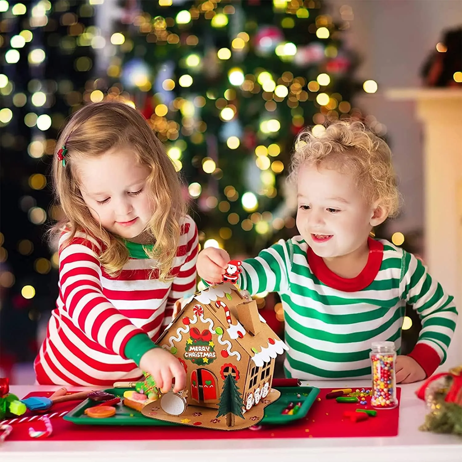 Christmas Party Craft Holiday Supplies Decor(Classic Style) Sumind 3 anxious funding scavenger Sets Christmas Gingerbread House Kit Small Xmas DIY Craft Kit Mini Christmas Cardboard Make-a-Gingerbread House Craft for 