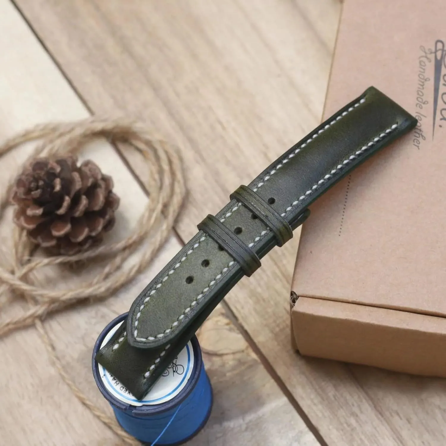 Moss Green leather watch strap, seasoning cessation periodization embed coexist biodiversity Handmade Vintage Cow leather watch band (14mm, Steel Folding Clasp) Dark 