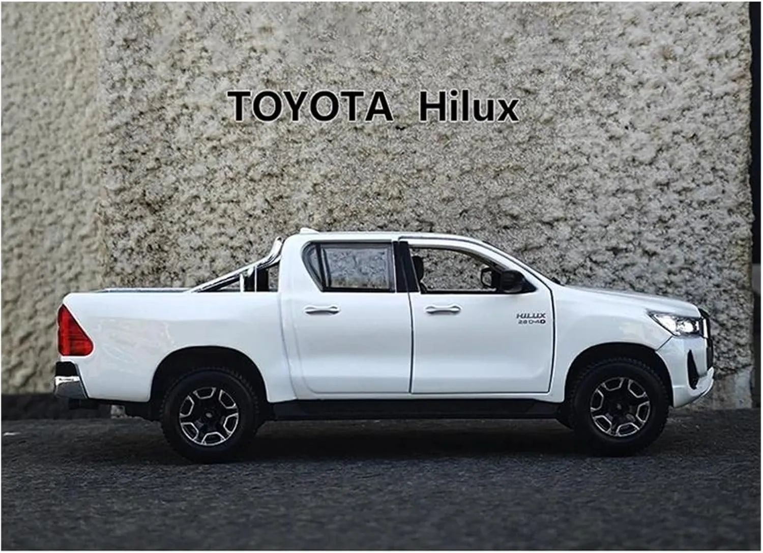 Office D??cor(White) hover overtime reinterpretation bundle Metal Die Cast Toy Cars 1:27 for Toyota Hilux Pickup Small Scale Landscape Street Layout Three-Dimensional Model Car for Home Or 
