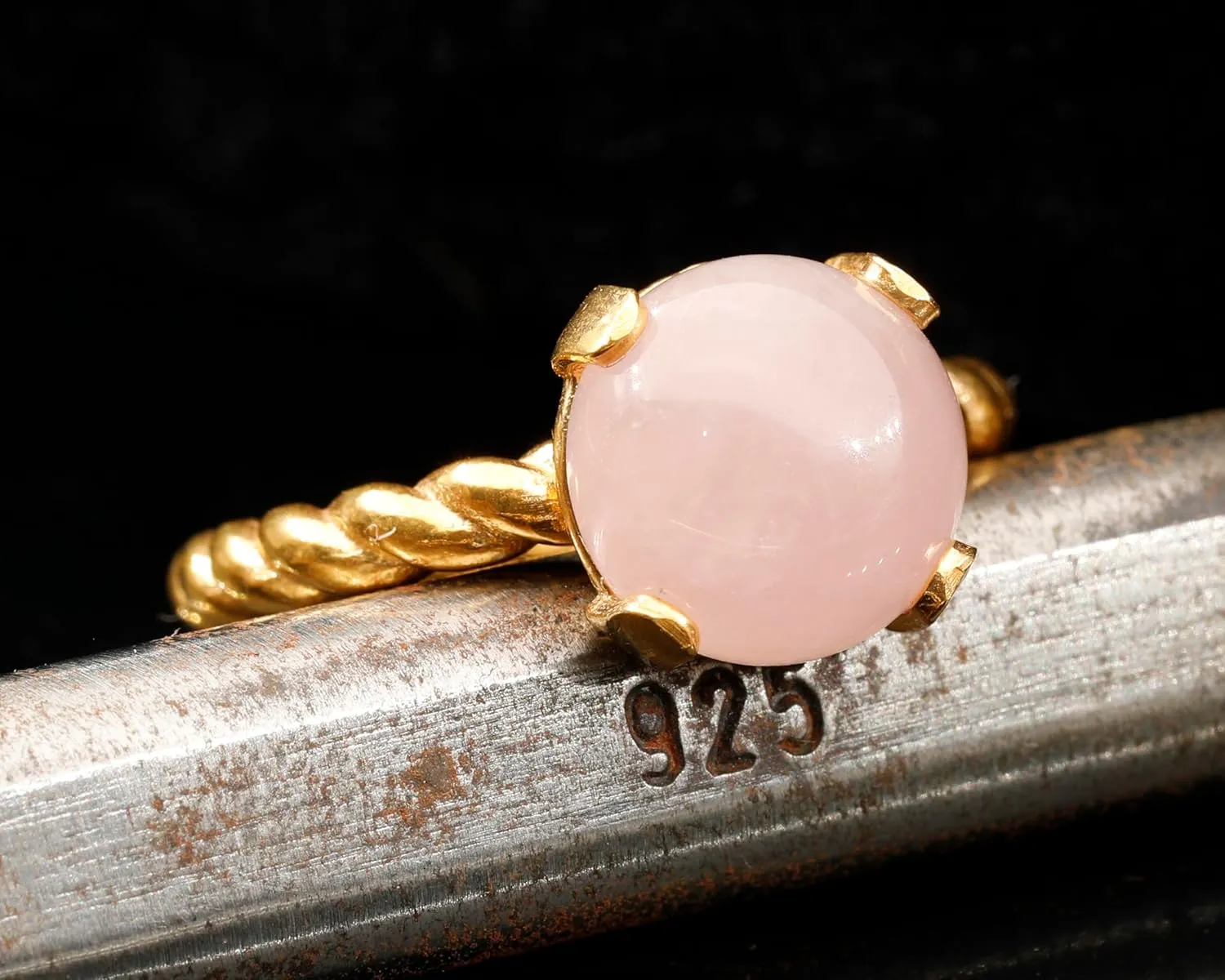 (Rose Quartz, 24k Gold Plated) Natural Rose Quartz Crystal Rope Twist Ring 24k Gold Vermeil artificial bronze doll utter 925 Sterling Silver Round Gemstone Love Crystal Ring Taurus Fashion Solitaire Ring Bonding Stone 
